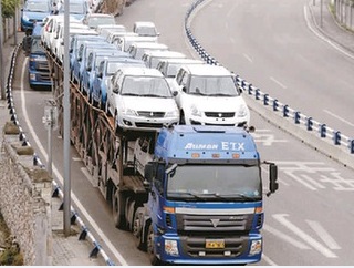 長江漲水! 海爾路大貨車排隊(duì)堵了10公里